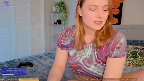 Asiri   pronounced Ah-siri Please no nicknames   3 online show from 11/30/25, 04:22