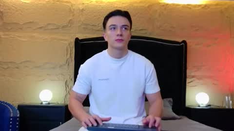 Aslan  online show from 04/11/26, 03:44