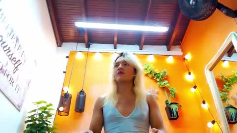 Snapshot of aslyhernandez chatting on 12/26/24, 02:16 ASLY online show from 12/26/24, 02:16