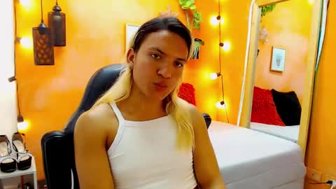 Snapshot of aslyhernandez chatting on 01/02/25, 08:46 ASLY online show from 01/02/25, 08:46