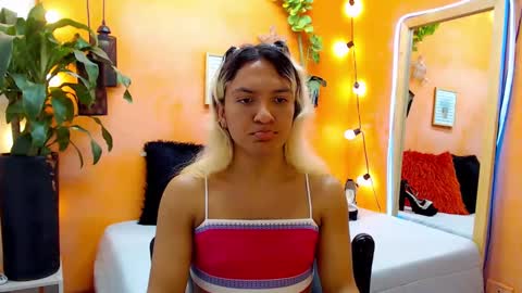 Snapshot of aslyhernandez chatting on 01/04/25, 05:47 ASLY online show from 01/04/25, 05:47