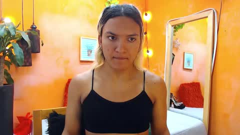 Snapshot of aslyhernandez chatting on 01/08/25, 11:54 ASLY online show from 01/08/25, 11:54