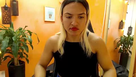 Snapshot of aslyhernandez chatting on 01/24/25, 02:08 ASLY online show from 01/24/25, 02:08