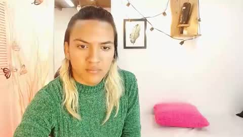 Snapshot of aslyhernandez chatting on 01/29/25, 11:41 ASLY online show from 01/29/25, 11:41