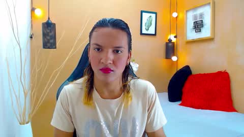 Snapshot of aslyhernandez chatting on 09/20/25, 12:17 ASLY online show from 09/20/25, 12:17