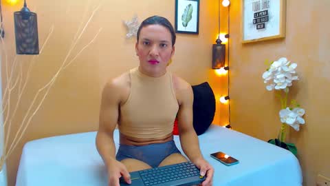 Snapshot of aslyhernandez chatting on 09/26/25, 11:58 ASLY online show from 09/26/25, 11:58