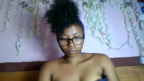 asmiraa online show from 05/25/26, 04:02