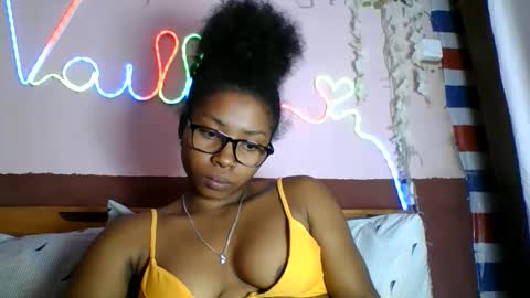 asmiraa online show from 06/06/26, 06:12