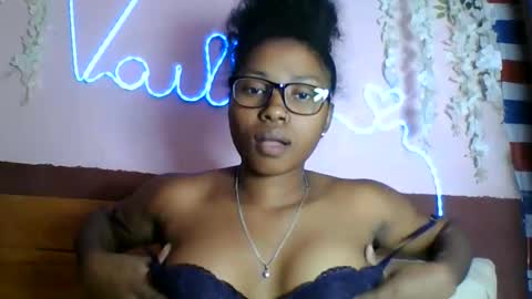asmiraa online show from 06/10/26, 06:18