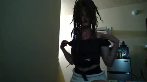 Snapshot of aspiringturtlegirl chatting on 11/15/25, 06:22 aspiringturtlegirl online show from 11/15/25, 06:22