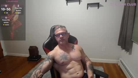 Snapshot of ass_chaser_1 chatting on 10/22/25, 01:28 Ass Chaser online show from 10/22/25, 01:28