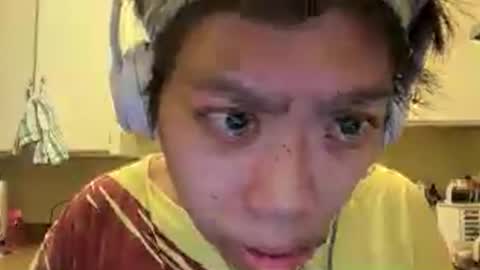 Snapshot of assert32 chatting on 10/22/25, 07:52 Patty online show from 10/22/25, 07:52