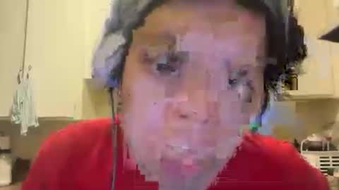 Snapshot of assert32 chatting on 11/23/25, 01:27 Patty online show from 11/23/25, 01:27