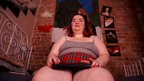 Snapshot of assgives chatting on 11/22/25, 03:05 Eva online show from 11/22/25, 03:05