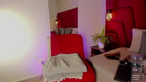 instagramsoofiaa giraldo online show from 04/19/26, 06:10