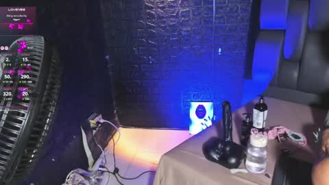 Nahomi  online show from 04/01/26, 01:41