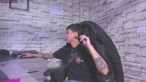 Snapshot of astaroth_blaze chatting on 07/03/26, 06:42 Derek online show from 07/03/26, 06:42
