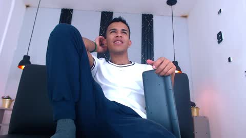 Aston  online show from 04/09/26, 04:12