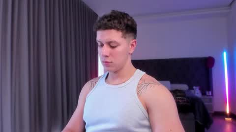 Snapshot of astonhills chatting on 09/24/25, 04:21 astonhills online show from 09/24/25, 04:21