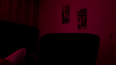 Snapshot of astonhills chatting on 09/28/25, 01:33 astonhills online show from 09/28/25, 01:33