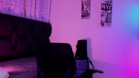 Snapshot of astonhills chatting on 10/03/25, 02:30 astonhills online show from 10/03/25, 02:30