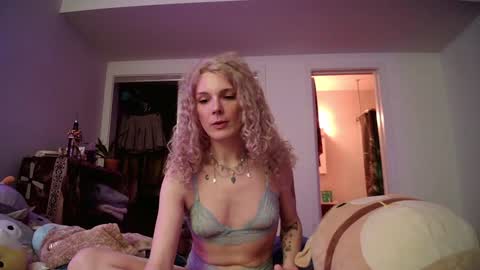 Snapshot of astorialove chatting on 01/30/25, 12:50 AstoriaLove online show from 01/30/25, 12:50