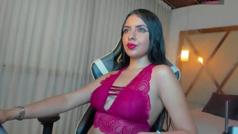 Snapshot of astra_glow chatting on 04/15/26, 11:50 Astra Glows Cam online show from 04/15/26, 11:50