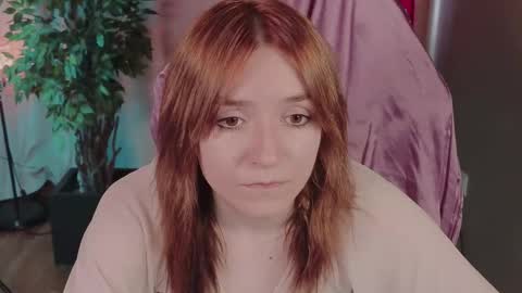 Snapshot of astra_lis chatting on 09/24/25, 12:19 Astra online show from 09/24/25, 12:19