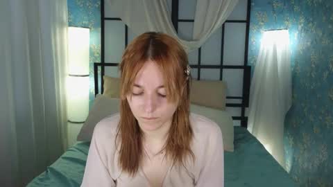 Snapshot of astra_lis chatting on 10/05/25, 12:25 Astra online show from 10/05/25, 12:25