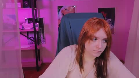 Snapshot of astra_lis chatting on 10/25/25, 12:13 Astra online show from 10/25/25, 12:13