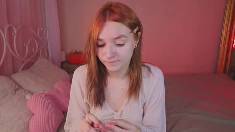 Snapshot of astra_lis chatting on 10/30/25, 12:17 Astra online show from 10/30/25, 12:17