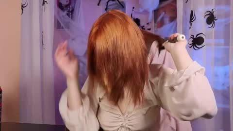 Snapshot of astra_lis chatting on 11/01/25, 12:18 Astra online show from 11/01/25, 12:18