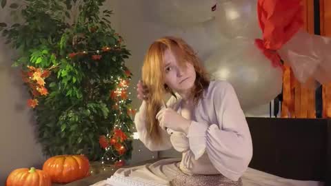 Snapshot of astra_lis chatting on 11/02/25, 12:29 Astra online show from 11/02/25, 12:29