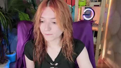 Snapshot of astra_lis chatting on 11/15/25, 02:24 Astra online show from 11/15/25, 02:24