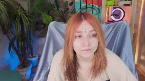 Snapshot of astra_lis chatting on 11/16/25, 12:44 Astra online show from 11/16/25, 12:44