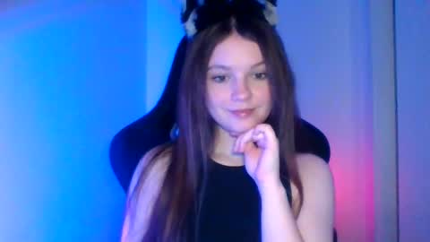astradream_ online show from 10/03/25, 05:43