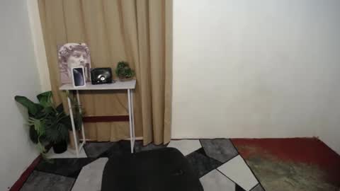 Anna online show from 01/10/25, 11:33