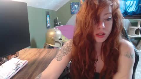 Snapshot of astraeasiren chatting on 02/21/25, 06:37 AstraeaSiren online show from 02/21/25, 06:37