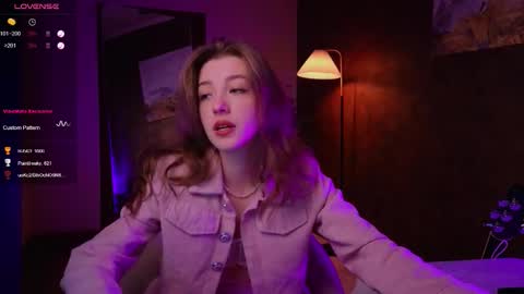 Snapshot of astramist chatting on 09/14/25, 03:00 astramist online show from 09/14/25, 03:00