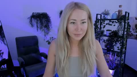 astramonroe online show from 04/02/26, 02:09