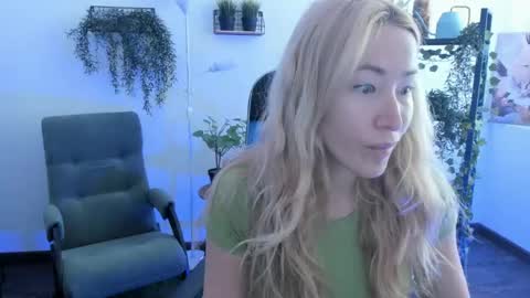 astramonroe online show from 05/05/26, 04:42