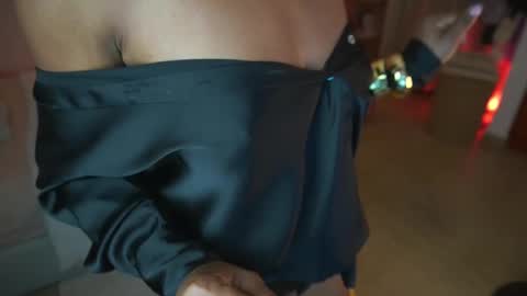 Snapshot of astrea_1 chatting on 09/12/25, 12:11 Astrea online show from 09/12/25, 12:11