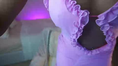 Snapshot of astrea_1 chatting on 09/19/25, 11:38 Astrea online show from 09/19/25, 11:38