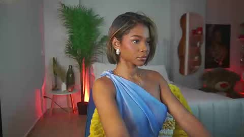 Snapshot of astrea_1 chatting on 09/24/25, 09:51 Astrea online show from 09/24/25, 09:51