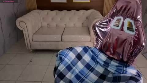 astrid1_s online show from 04/23/26, 03:19