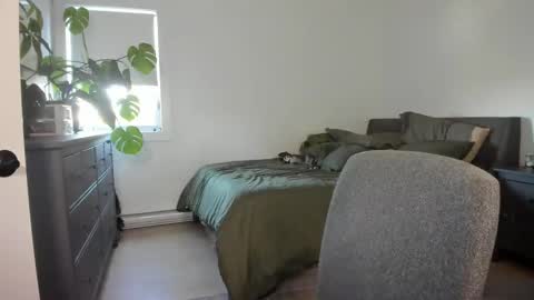 Astrid Luxe online show from 10/10/25, 06:18