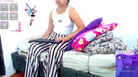 Snapshot of astridvagina18 chatting on 02/15/25, 12:33 ASTRID online show from 02/15/25, 12:33