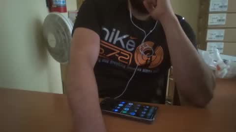 Snapshot of astro_boy_01 chatting on 01/06/25, 09:22 astro_boy_01 online show from 01/06/25, 09:22