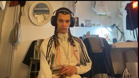 Astro Doll online show from 01/09/25, 05:43