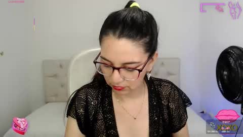 Snapshot of astrolover_ chatting on 10/11/25, 03:39 camila online show from 10/11/25, 03:39